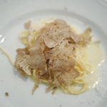 ペレグリーノ - パスタ　手打ちパスタ　タリオリーニ　アルバ産　白トリュフで覆い尽くして