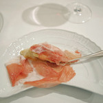 ペレグリーノ - イタリアの生ハムの王様"クラテッロ　ディ　ジベッロ"発酵バター、平焼きパン"チャバッタ"とともに