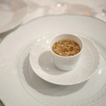 ペレグリーノ - 初めの一皿　長野県伊那産ぎたろう軍鶏を丸ごと煮出したブロート　アルバ産トリュフ風味