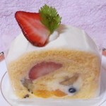 パティスリー かいと - フルーツロール