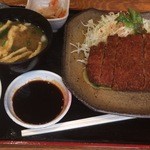 なみの華 - とんかつ定食(520円)