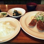 宿輪 - 日替りランチ850円（コーヒー付き）