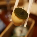 さ行 - 2015年10月の八寸の鶉の卵をどんぐりに見立てて、黄身は雲丹和え