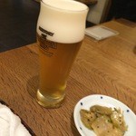 希須林 - 搾菜をあてにビール640円をいただく