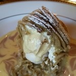 横浜うかい亭 - モンブラン 断面。