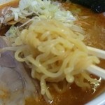 来々軒 - 味噌オロチョンラーメン麺アップ(2015/10)