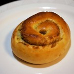 スギノキ - シナモンロール 230円