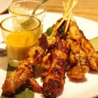 シンガポール・シーフード・リパブリック 大丸梅田 - 焼き鳥？