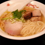 飯田商店 - 佐野実氏謹製に飯田商店の小麦を配合の細ストレート麺