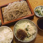 Kitami Sarashina - 蕎麦定食は煮込みハンバーグ付きというおもしろメニュー