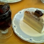ダッキー ダックカフェ - マロンショートケーキとアイスコーヒー