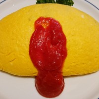 赤坂 津つ井 総本店 - 自分でケチャップかけたらキレイじゃない。。。
