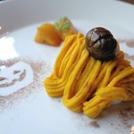 手打ち蕎麦とフレンチの やな木 - ＜2015年10月＞シナモンアイスに南京のピュレ、栗のラム酒煮を添えて