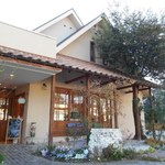 パティスリー かいと - リニューアルして可愛い外観