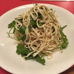 出雲翠苑 - 押し豆腐と香菜のサラダ