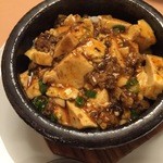 出雲翠苑 - 80年前の陳麻婆豆腐を石焼ご飯にかけて
