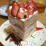 御影高杉  - 苺のショートケーキ（￥627）　ビジュアル良好
