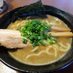 らーめん la.la.la. - 2015年10月23日(金)　ニボパイタン(ニボニボver.)並(777円)