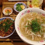 ベトナム料理コムゴン - バインカンランチ