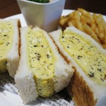 赤坂スクエアダイニング - トリュフ風味のオムレツサンド　