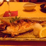 青山 かまはち - 子持ちアジの塩焼き