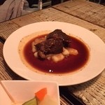神楽坂 ワヰン 酒場 - 牛ほほ肉の赤ワイン煮込み。