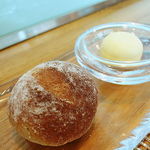 ビストロアム - パンとバター