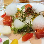 ビストロアム - 生ハムで包まれた富士トラウト　フランボワーズソース　季節のフルーツ