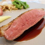 鴨のロティ　エリンギ茸をパスタに見立てた鴨もも肉のラグー