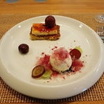 ビストロアム - 葡萄のローストとグラニテ　パンペルジュとクレームブリュレ　ヨーグルトのアイスクリーム