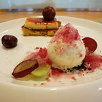 ビストロアム - 葡萄のローストとグラニテ　パンペルジュとクレームブリュレ　ヨーグルトのアイスクリーム