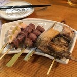 Sumibi Yaki Tori Sekichan - おまかせ5点盛り。炭火焼きで美味しい。