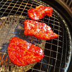 焼肉 西の屋 - ランチのハラミ&ロースのセット。美味しいけどね、コストパフォーマンスは微妙な感じだね。パチンコで勝った人向け♪