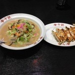 Nagasakichammenjuttetsu - ちゃんぽんと餃子のセット