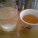 Harupin Ramen - 水とジャスミン茶