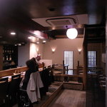 Gyouza Motsu Tabe Nomi Houdai Neppao - 店内は３０席ほどの小さなお店です♪