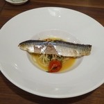 シャトン - 三陸産サンマのコンフィとドライトマトのペペロンチーノ