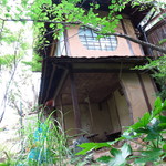 Hanutei - 隠れ家的な場所ねぇ。築１００年以上前の茶室だと？！