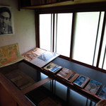 Hanutei - 志賀直哉の初版本など多数展示！手に取って見られるのだ！