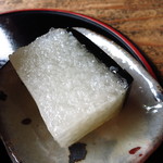 Hanutei - ご当地のお菓子らしい。不思議な食感。もち米みたい。