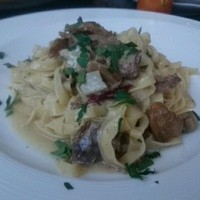 カレス - 信州安曇野｀藤仁´バラ肉の赤ワイン煮とポルチーニ茸のタリアテッレ