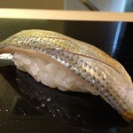 鮨 ます田 - （2014年3月）コハダ 酸味が程よく効いた酢めしが旨みを際立たせてます！