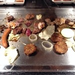 新牛々庵 - はしっこステーキ＆身にハンバーグやソーセージなど