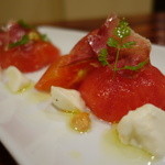 炭火イタリアン CARBO - 【完熟トマト】 カプレーゼはモッツァレラチーズと一緒に