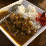 たまい駅前酒場 - 牛すじカレーのハーフ