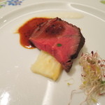 グルメバイキング オリンピア - これも食べたかったの
      牛フィレ肉のポワレ　トリュフソース　ドフィノワを添えて。
      お肉好きにはたまりませ～ん。
      