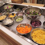 グルメバイキング オリンピア - こちらは大阪新阪急ホテル地下1階にある
      関西最大級のホテルバイキングなんだよ。
      広い店内で和食・洋食・中華・デザートとメニューが豊富で
      美味しいと評判なので前から来てみたかったの♪