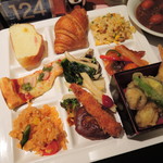 グルメバイキング オリンピア - どれもすごく美味しくってあっという間に食べてしまって、
      このあとも何度かお料理を取りに行ったよ。