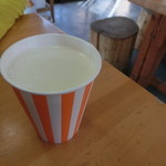 牧場の牛乳３００円