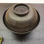 和紙を張った上から漆を塗ったお椀。